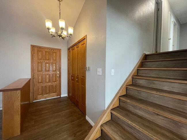 Photo - $0 DEPOSIT OPTION. TRI-LEVEL AURORA HOME WITH MODERN AMENITIES AND SPACIOUS INTERIORS