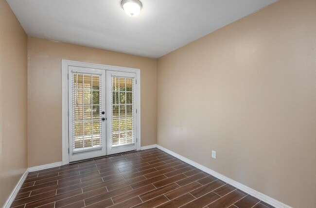 Photo - 1120 Margaret St