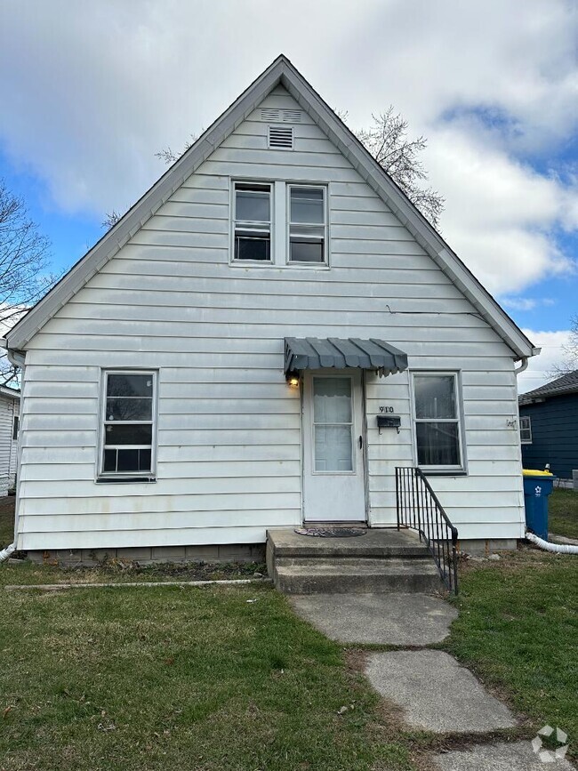 Building Photo - 910 Reddick St Rental