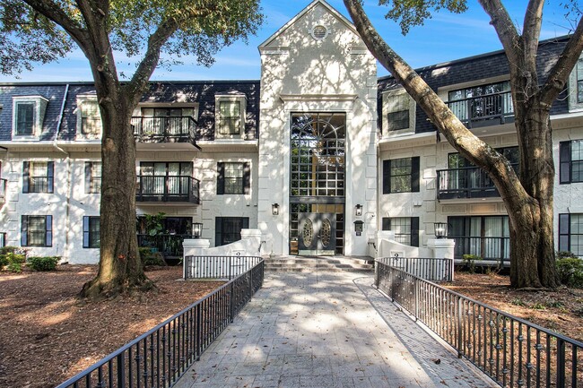 2BR/2BA Condo In A Coveted Gated Community... - 2BR/2BA Condo In A Coveted Gated Community...