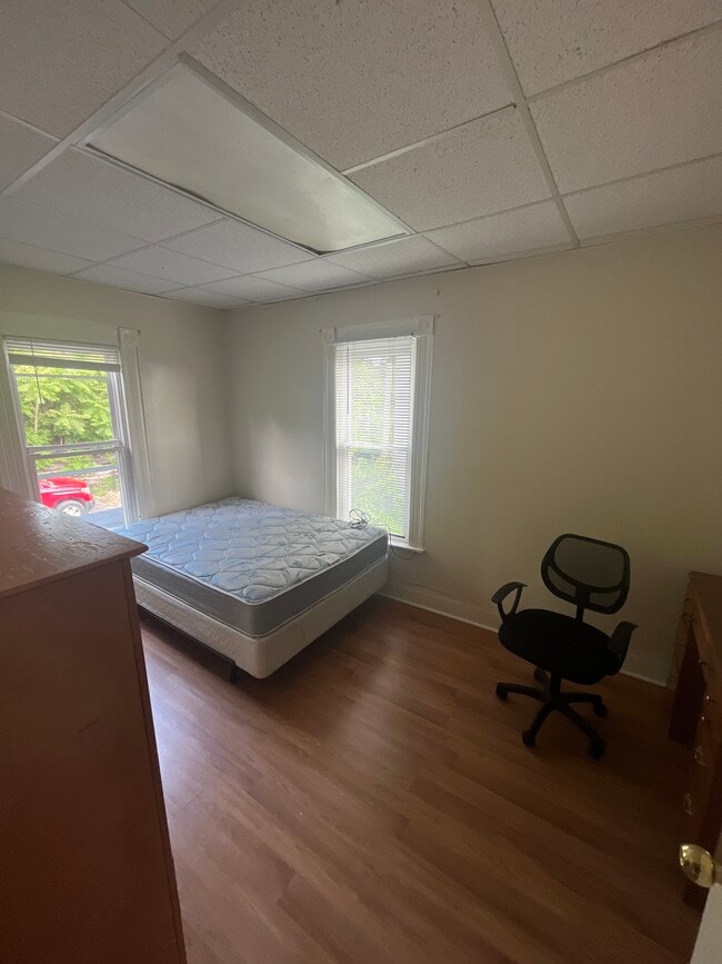 Photo - 205 Linden Ave Unit Full House or Apartments