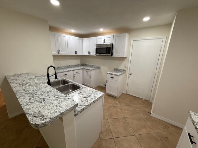 Photo - 100 Golfview Dr