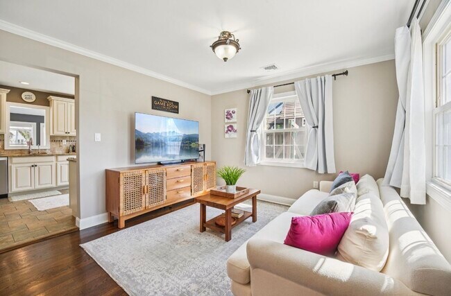 Photo - 525 Ramapo Ave