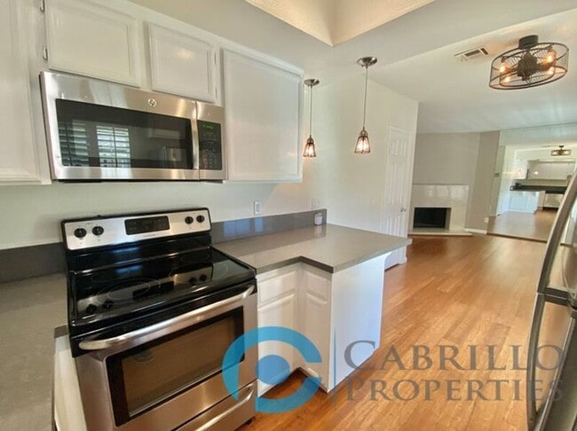 Building Photo - 4519 Idaho St Unit #6