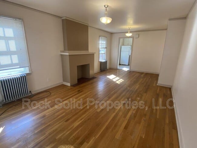 Photo - 607 E 22nd St