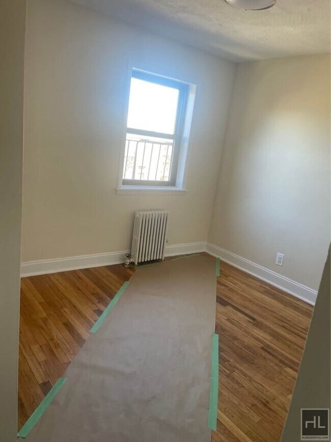 crescent St, Astoria - crescent St, Astoria Apartment Unit 1