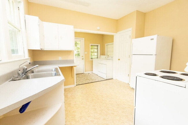 Photo - 615 Barton Ave