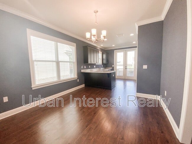 Photo - 403 King St