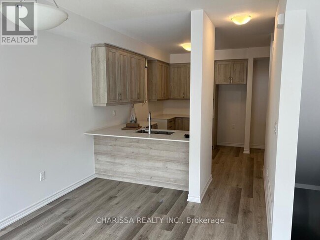 Photo - 461 Blackburn Dr