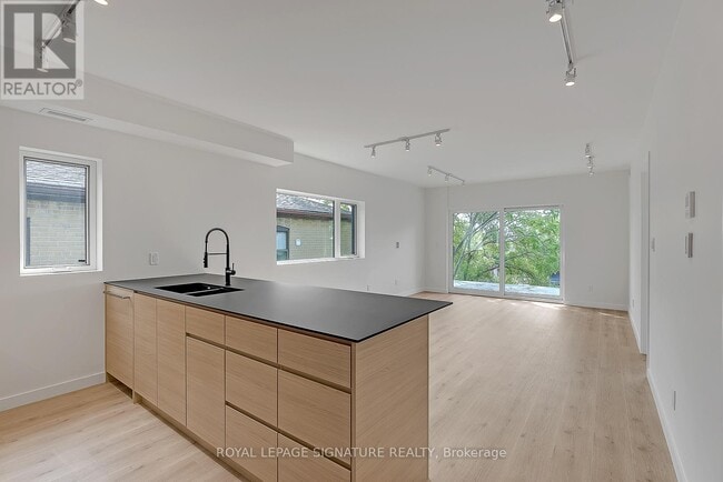 Photo - 1254 Davenport Rd