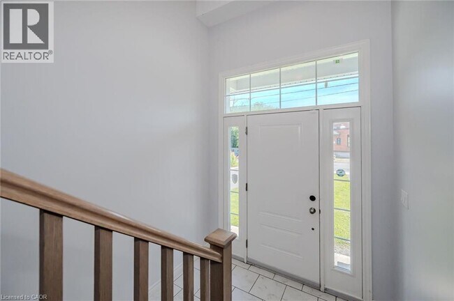 Photo - 10B LLOYD Street Unit# Upper