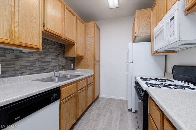 Photo - 4730 E Craig Rd Unidad 1186