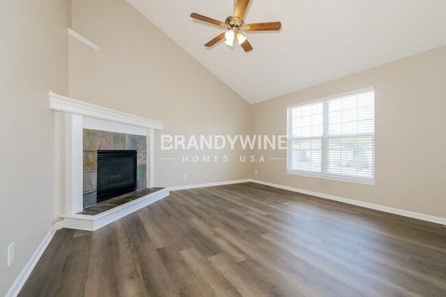 Photo - 809 Canter St