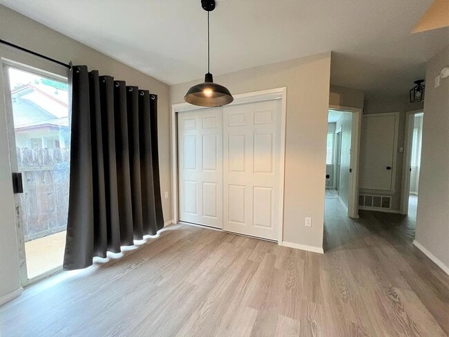 Photo - 12214 Thompkins Dr