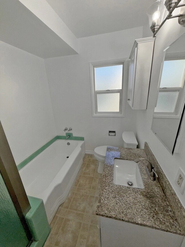 Photo - 1263 Hayworth Ave Unit 24