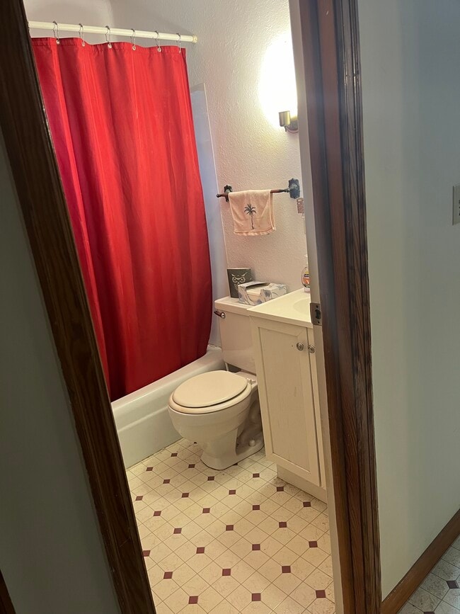 Bathroom - 595 Bay Rd Unit 200