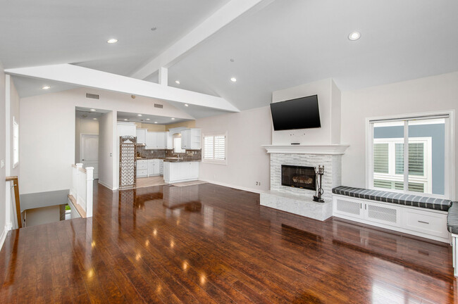 Photo - 1720 Carlson Ln