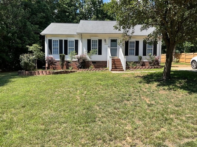 Building Photo - Cute Home In Sherrills Ford For Rent