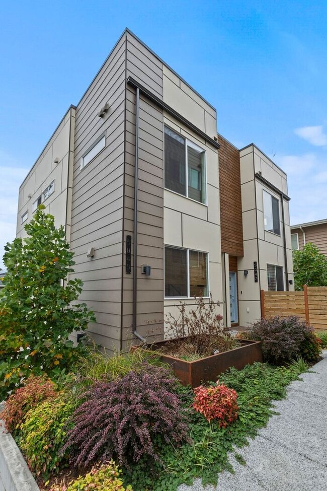 Unique West Seattle Townhome with Air Cond... - Unique West Seattle Townhome with Air Cond...