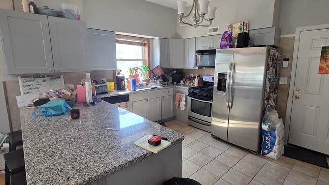 Photo - 2000 W Roscoe St Unit 2R