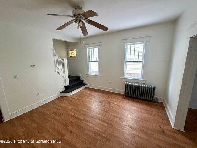 Photo - 202 William St