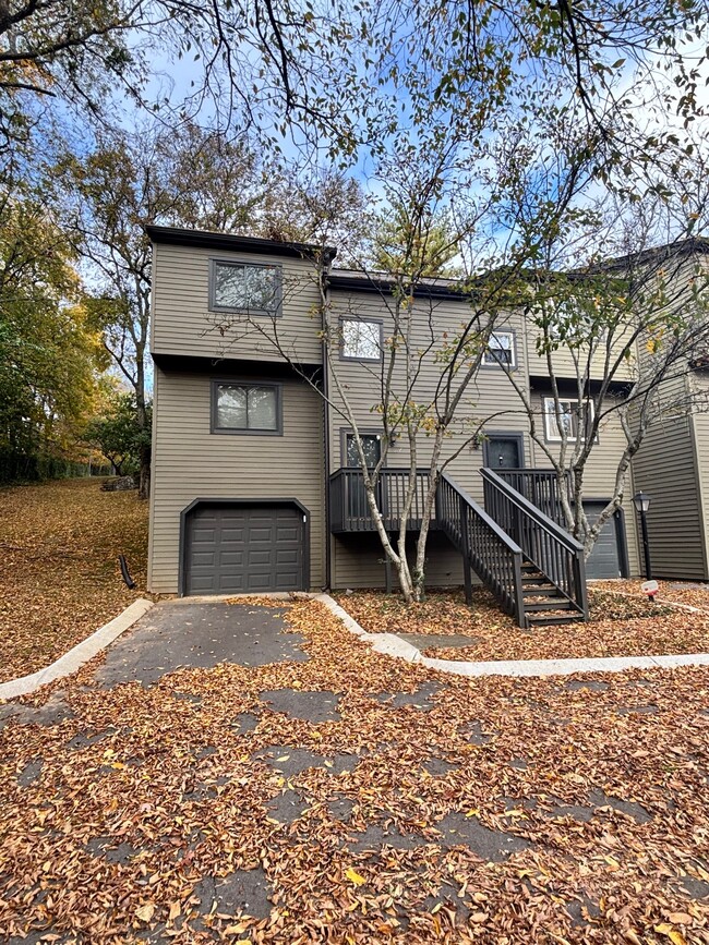 End townhome with garage - 116 Summit Ridge Ct Townhome