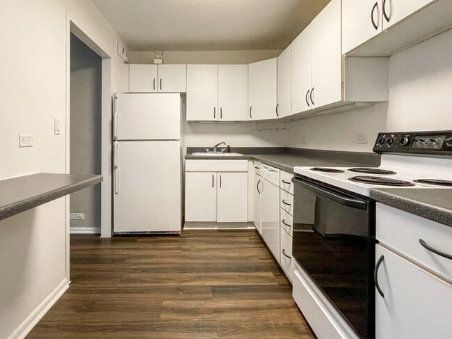 Photo - 3550 N Lake Shore Dr Unit 807