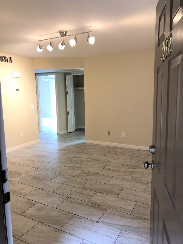 Photo - 17 E Ruth Ave Unidad 302