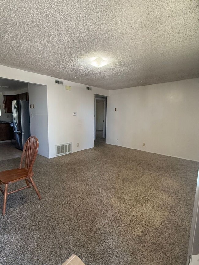 Building Photo - 2 Bed 1 Bath Orem Apartment by Orem Library Unit 45