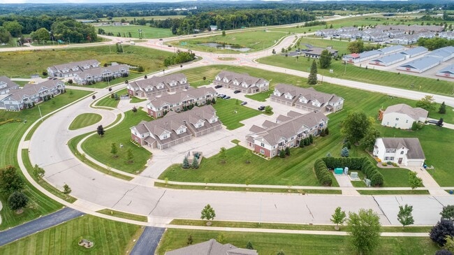 Photo - Condo Style Lower 2 Bedroom 2 Bathroom Apartment is Available Unidad 33