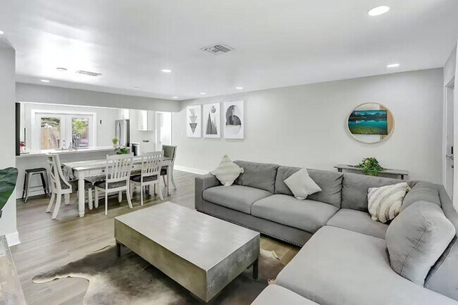 Photo - 2809 NW 7th Ave
