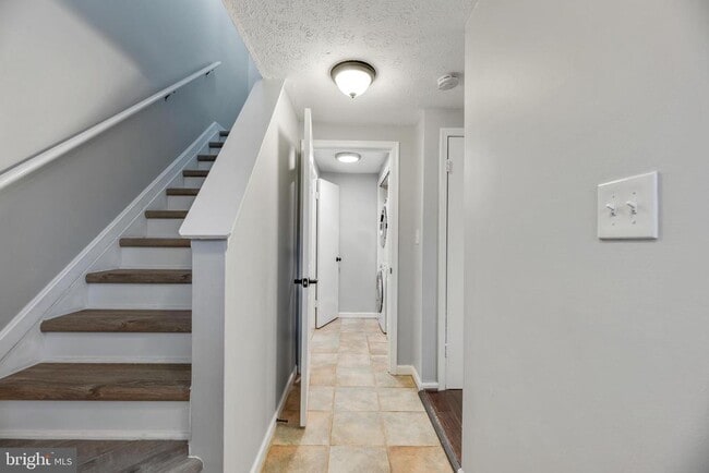 Photo - 1592 Lodge Pole Ct