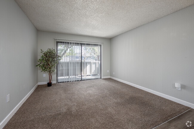 1BR, 1BA - 775SF - Living Room