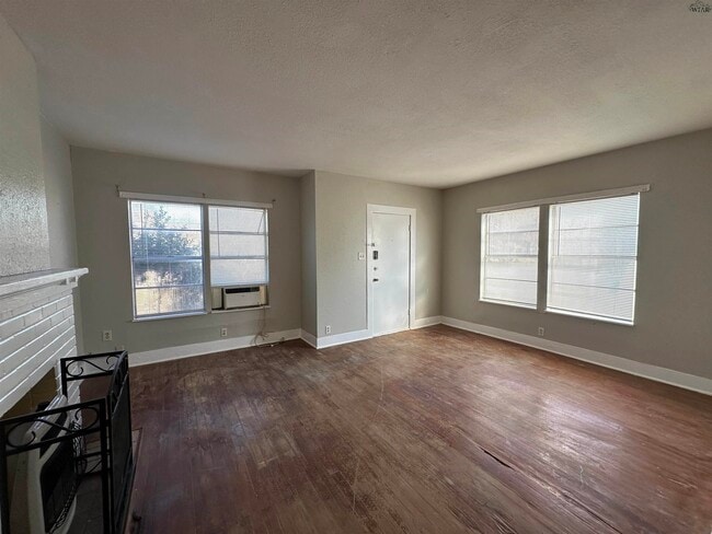 Photo - 1657 Keeler Ave