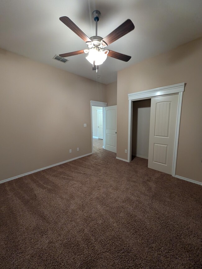 Photo - 7613 85th St