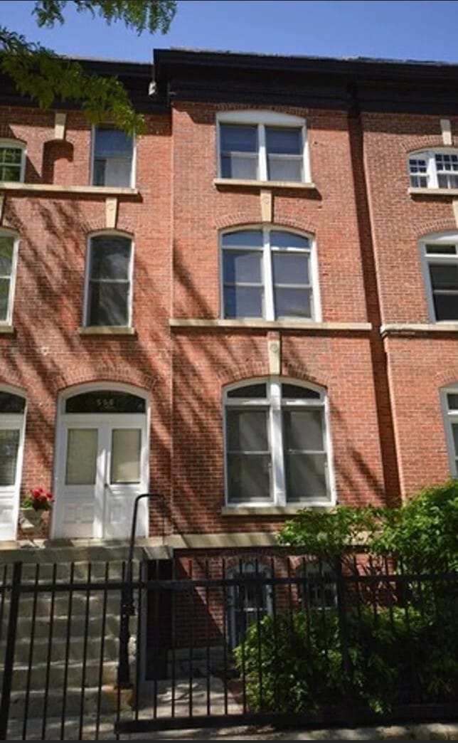 Building Photo - 556 W Belden Ave Unit 3rd Floor Rental
