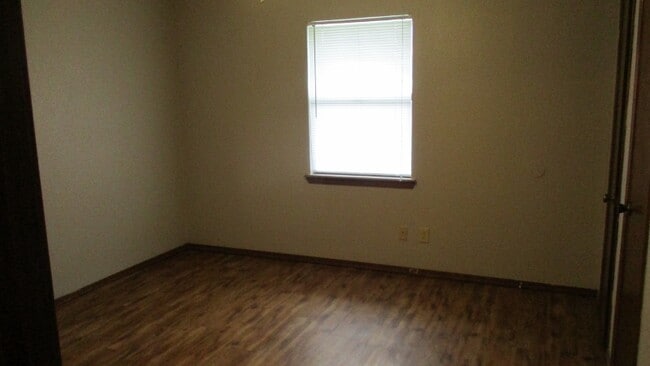Photo - 800 Swan Lake Rd
