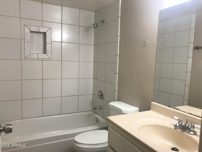 Photo - 3131 W Cochise Dr Unidad 251