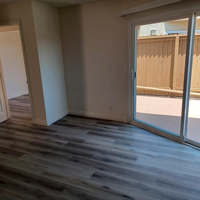 Photo - 4901 Heil Ave Unidad Jr-1