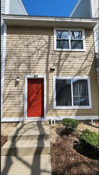 Building Photo - 102 North Point Dr Unit 102