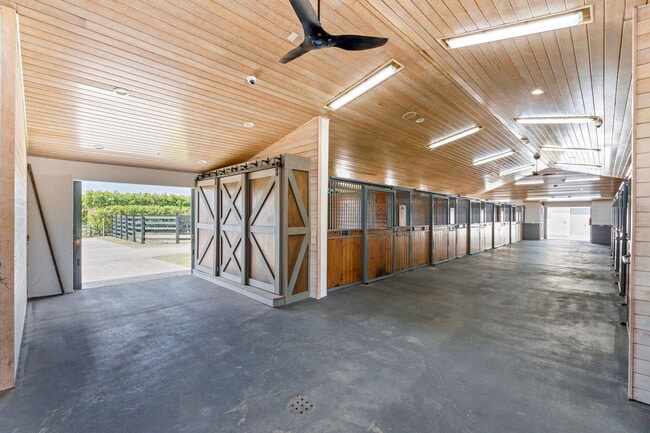 Photo - 13155 Southfields Rd