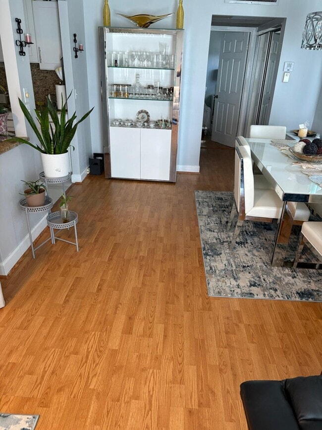 Photo - 275 Monaco Blvd