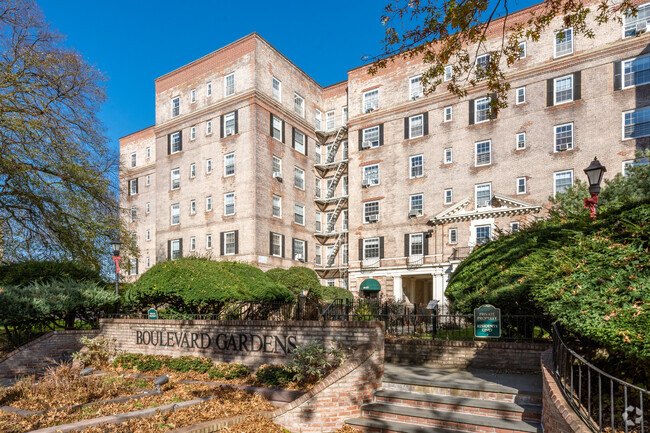 Photo - Boulevard Gardens Apartments