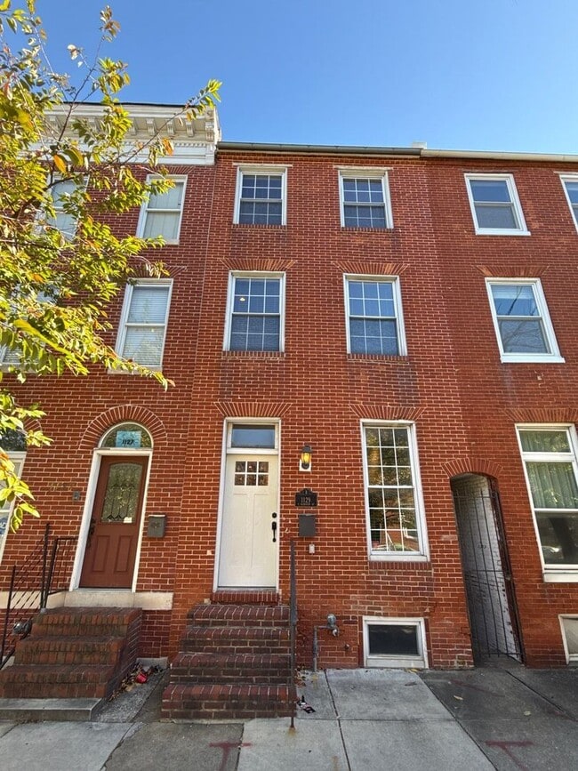 Building Photo - Spacious 4 Bedroom House In Baltimore City