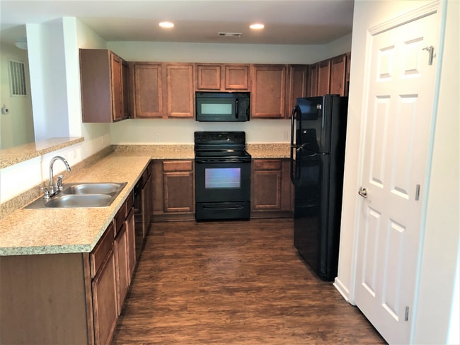 Photo - 82 Roseberry Cir