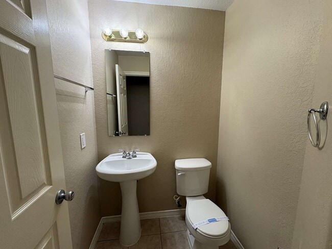 Building Photo - 9139 Prairie Trails Dr