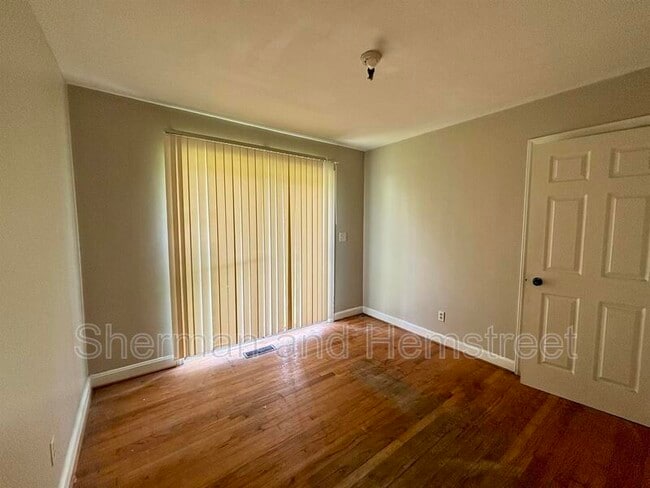 Photo - 2020 Garr Dr