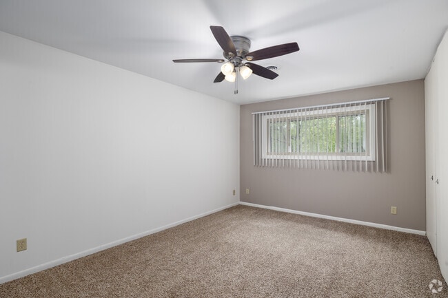 2BR, 2BA - 1,020SF - Primary Bedroom