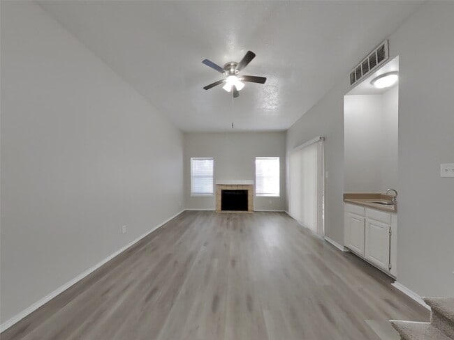 Photo - 1934 Creston Dr