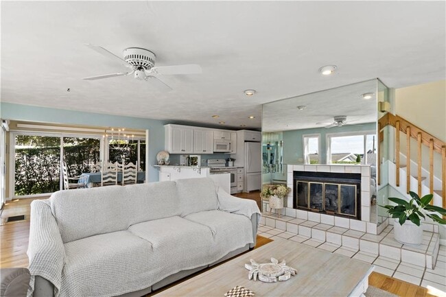 Photo - 18 Warren Ave